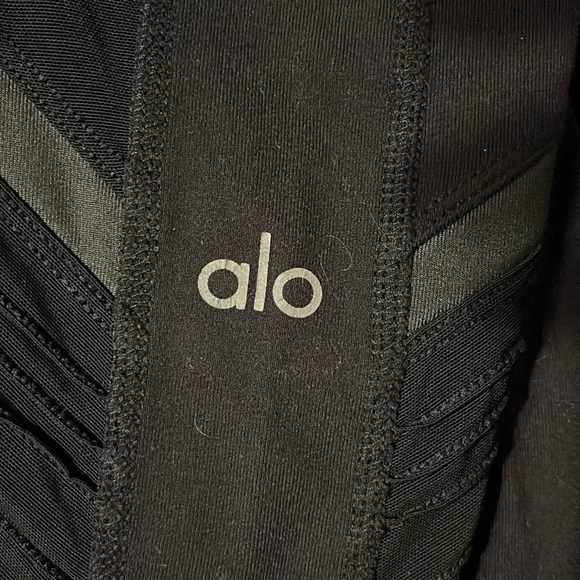 Alo Yoga Mesh High-Rise Leggings - Picture 5 of 10
